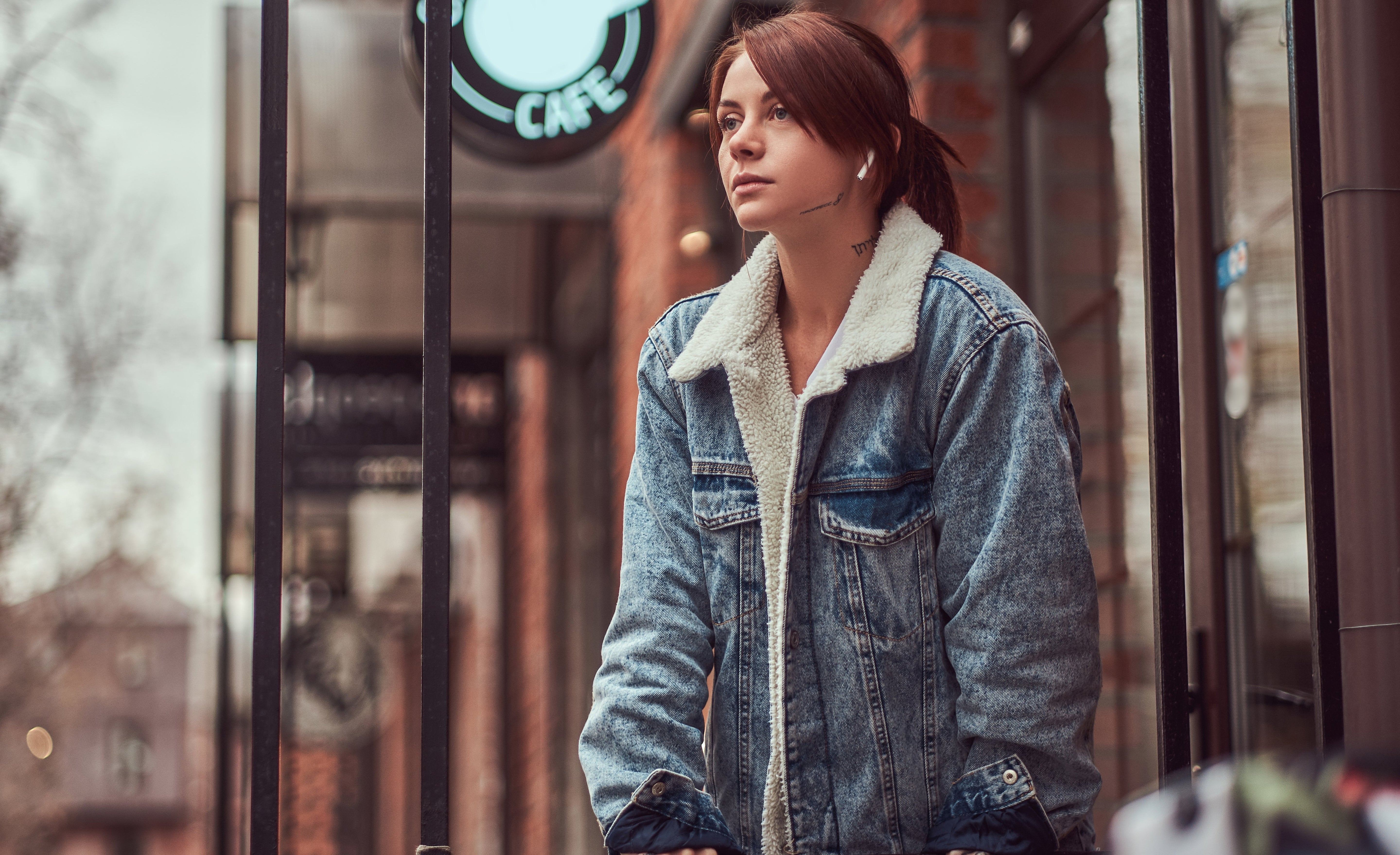 Die Rückkehr der 90er – Warum der Retro-Look aktueller ist denn je