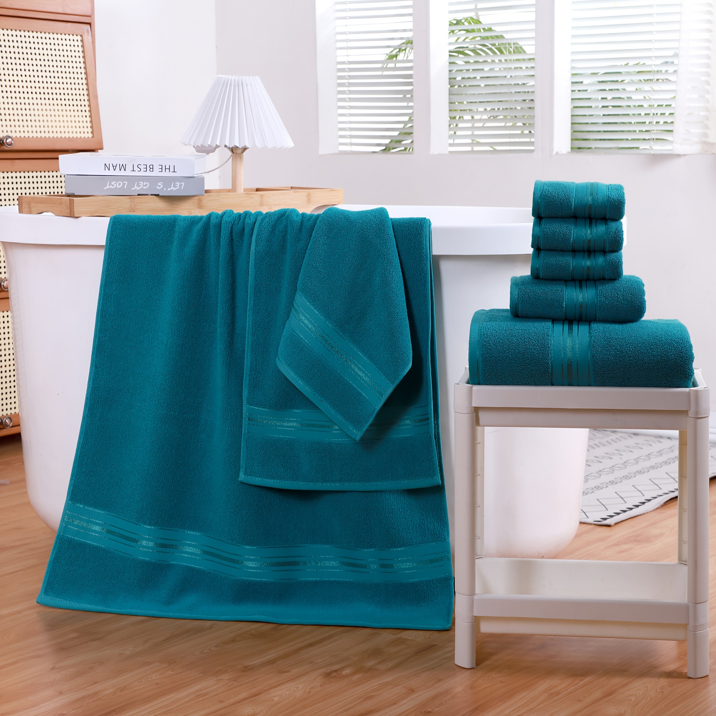 Stylish 8-Piece Bath Towel Set