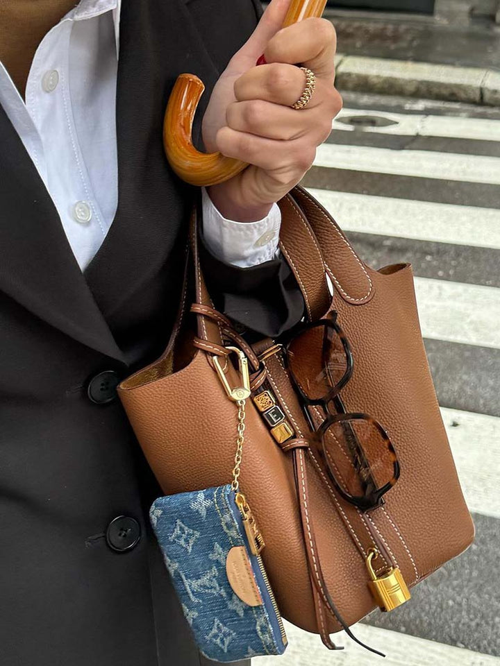 Xanthe Stilvolle Damen Handtasche mit Goldakzent