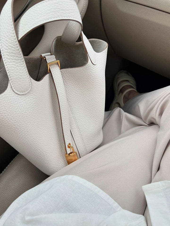 Xanthe Stilvolle Damen Handtasche mit Goldakzent