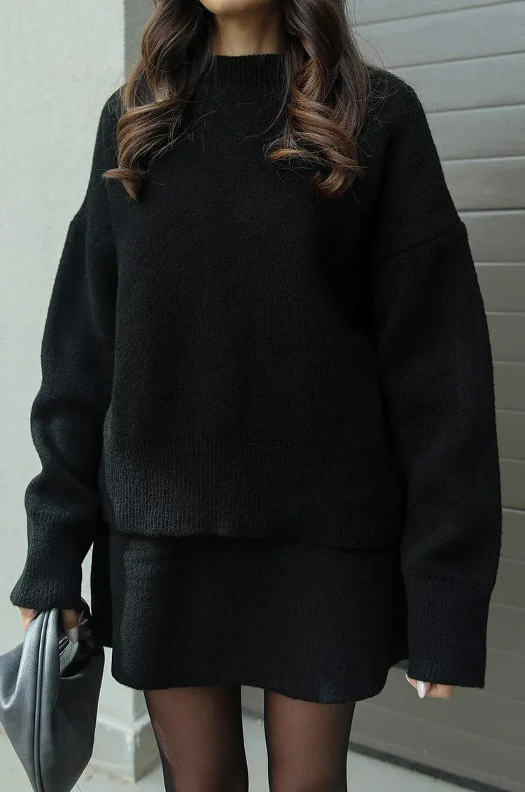 Trendiges Damen Strickset mit Pullover und Minirock